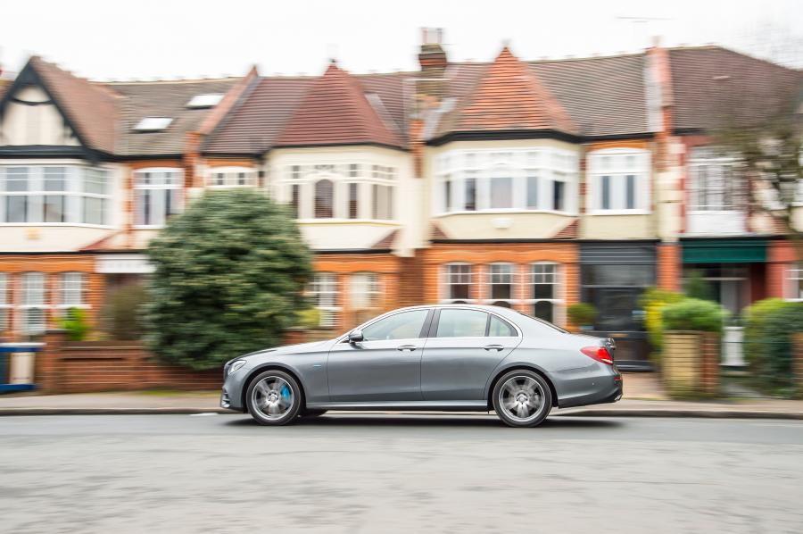  Mercedes-Benz E350 e AMG Line 2017 года  (UK) (фото 27 из 28)